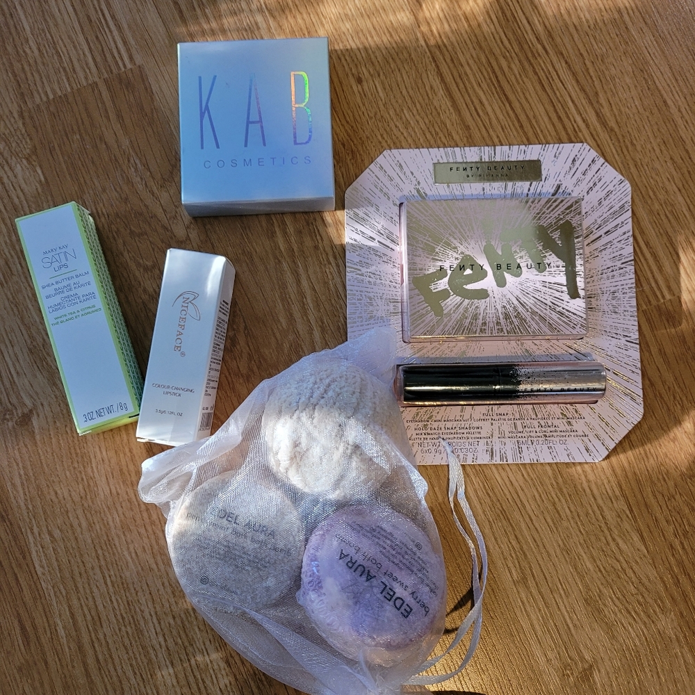 Fenty makeup lot